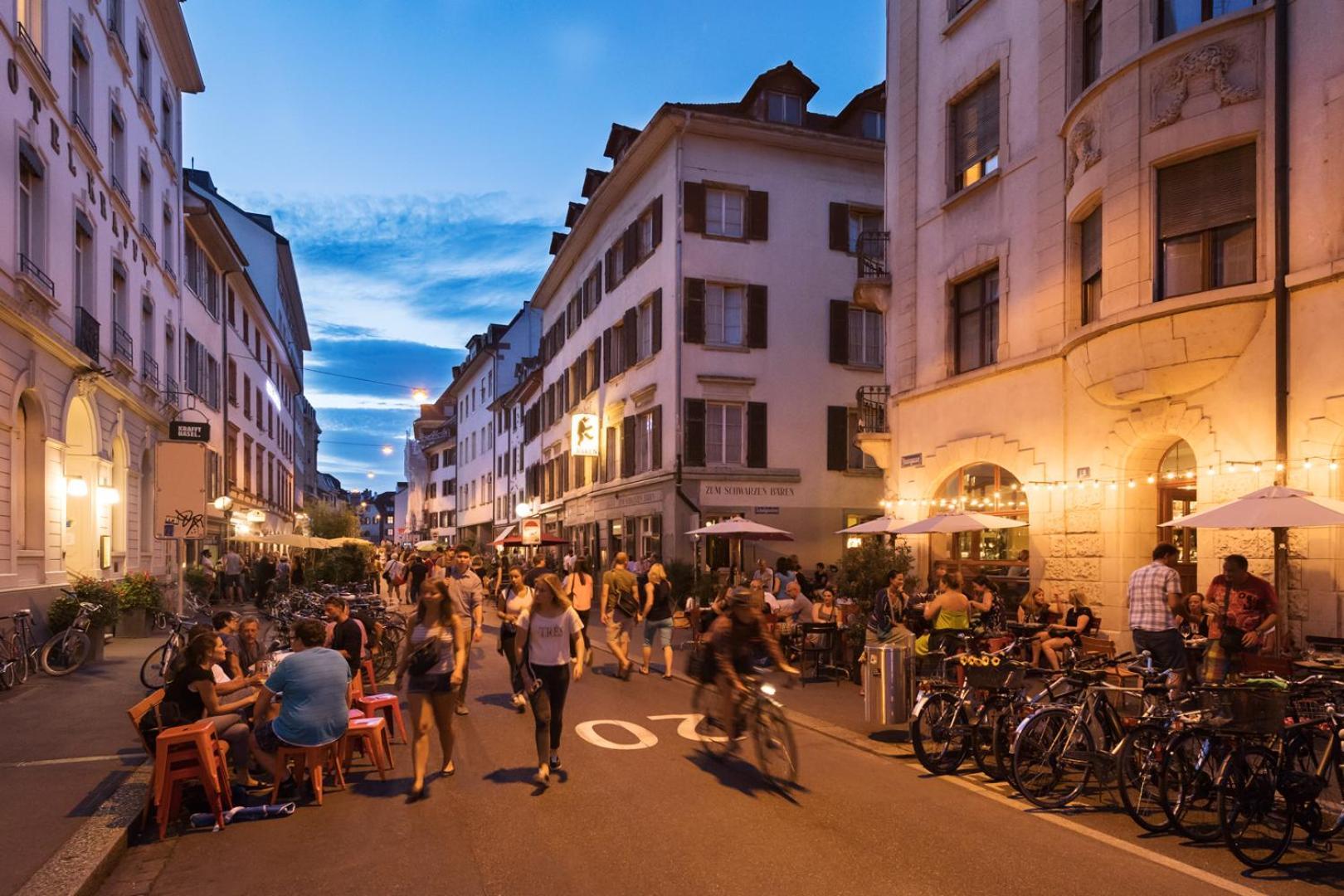 Special Modern Lisa Apartment Basel, Bahnhof Grossbasel 10-Star Exterior photo
